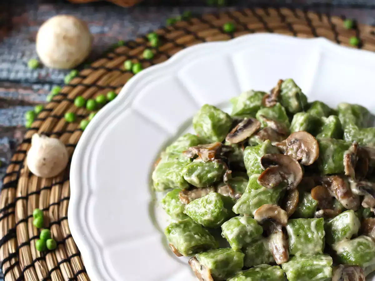 Borsó gnocchi gombamártással - fotó 2