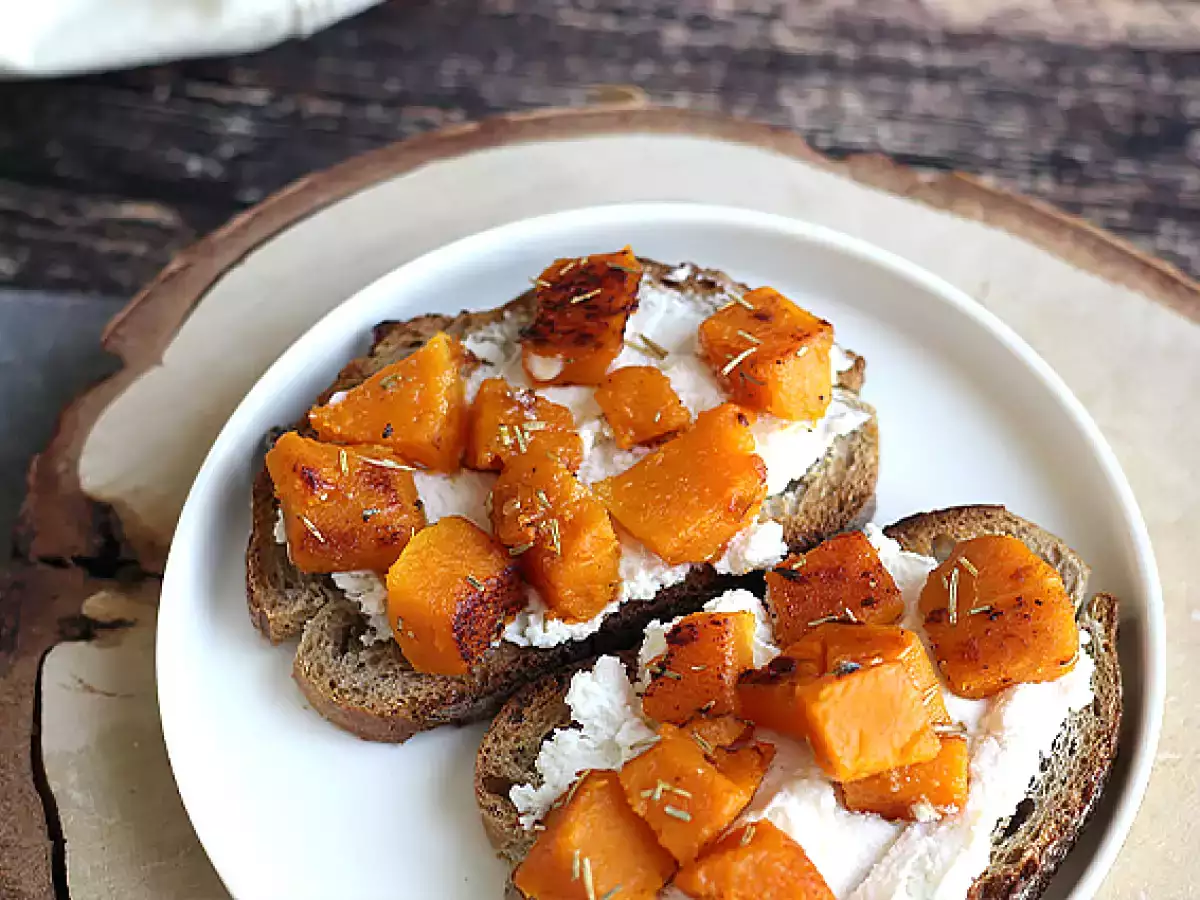 Butternut ricotta és tojás szendvicsek - fotó 2