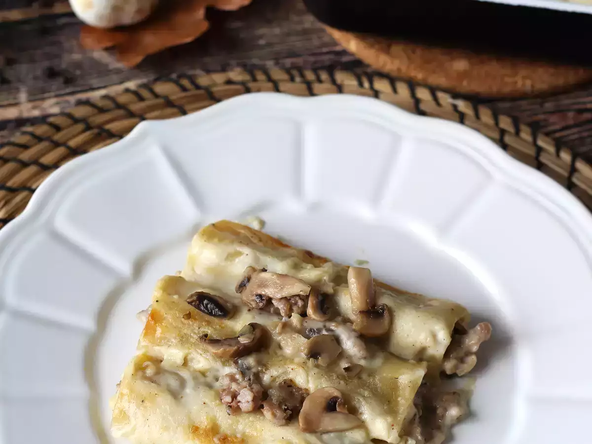 Cannelloni gomba és kolbász: egy gazdag és ízletes első fogás - fotó 4