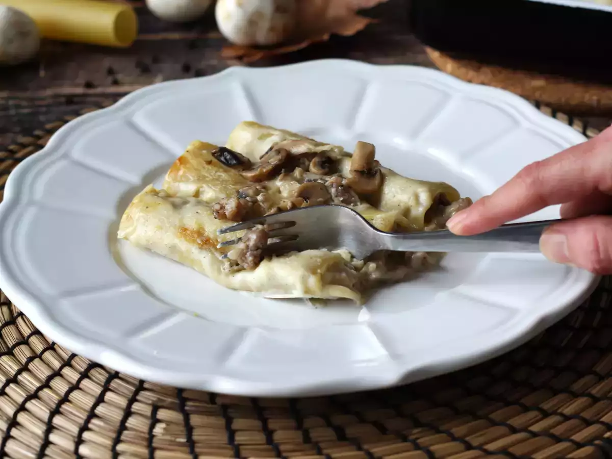 Cannelloni gomba és kolbász: egy gazdag és ízletes első fogás - fotó 6