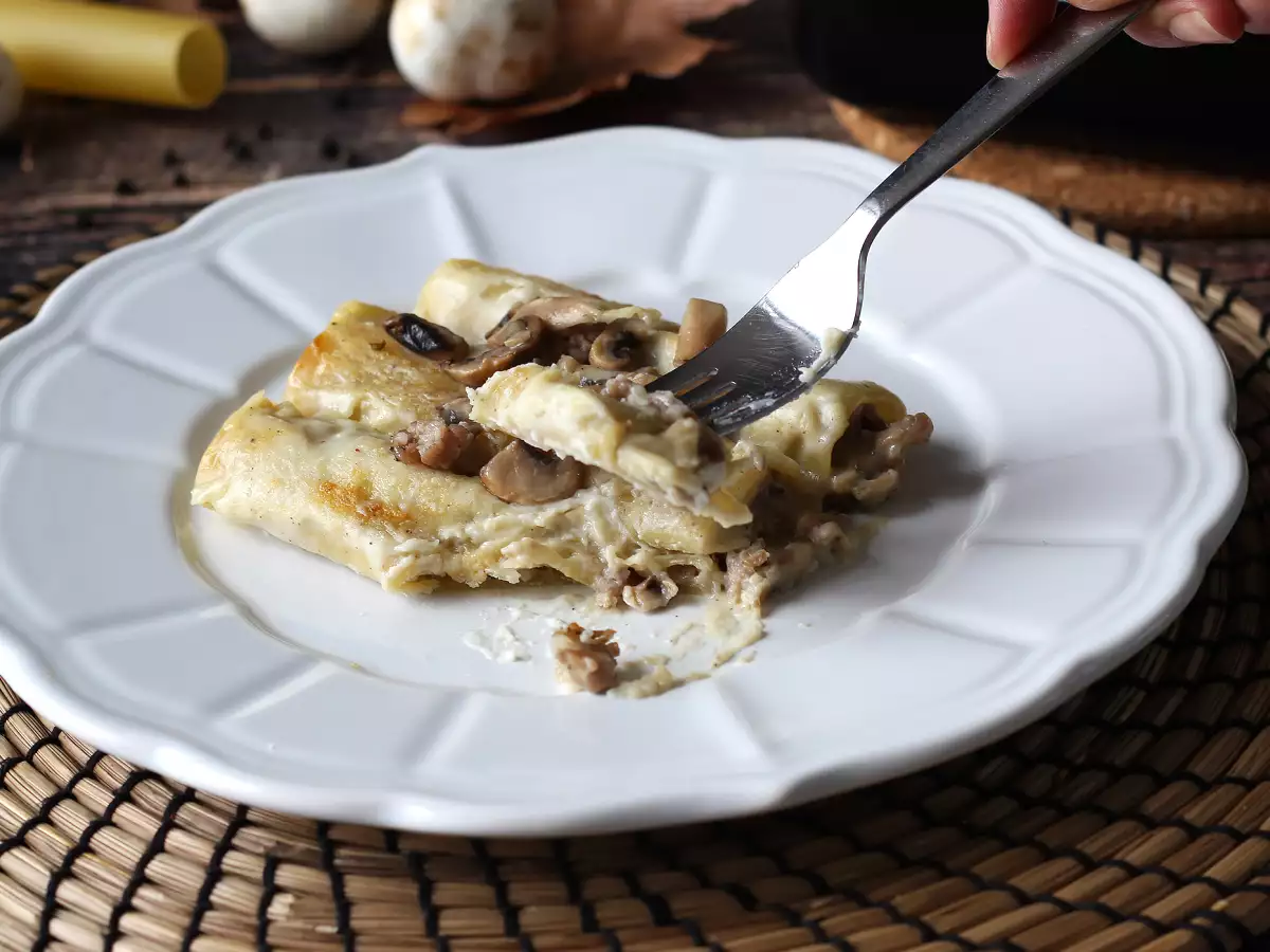 Cannelloni gomba és kolbász: egy gazdag és ízletes első fogás - fotó 7