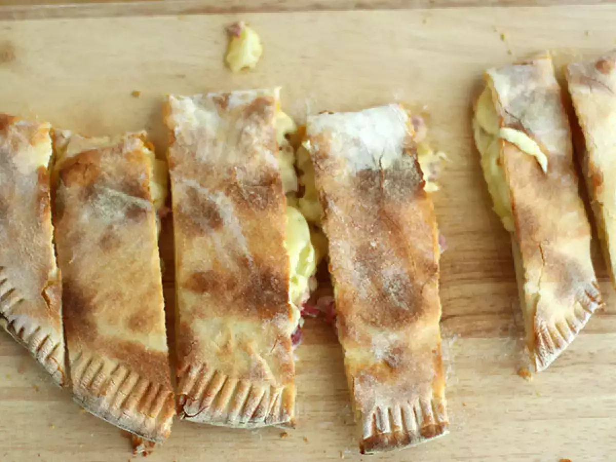 Chausson raclette-vel, savoyai calzone-val - fotó 2