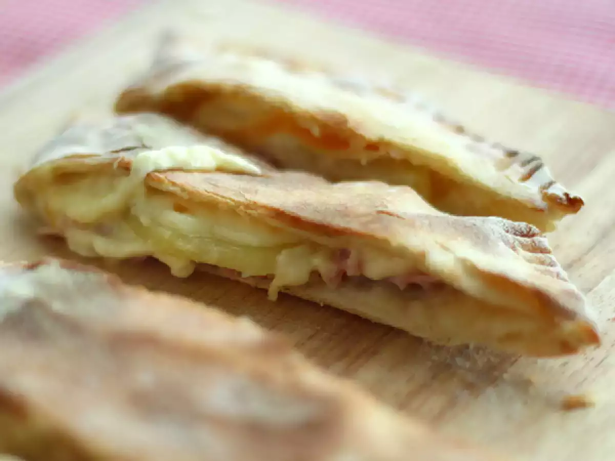 Chausson raclette-vel, savoyai calzone-val - fotó 3