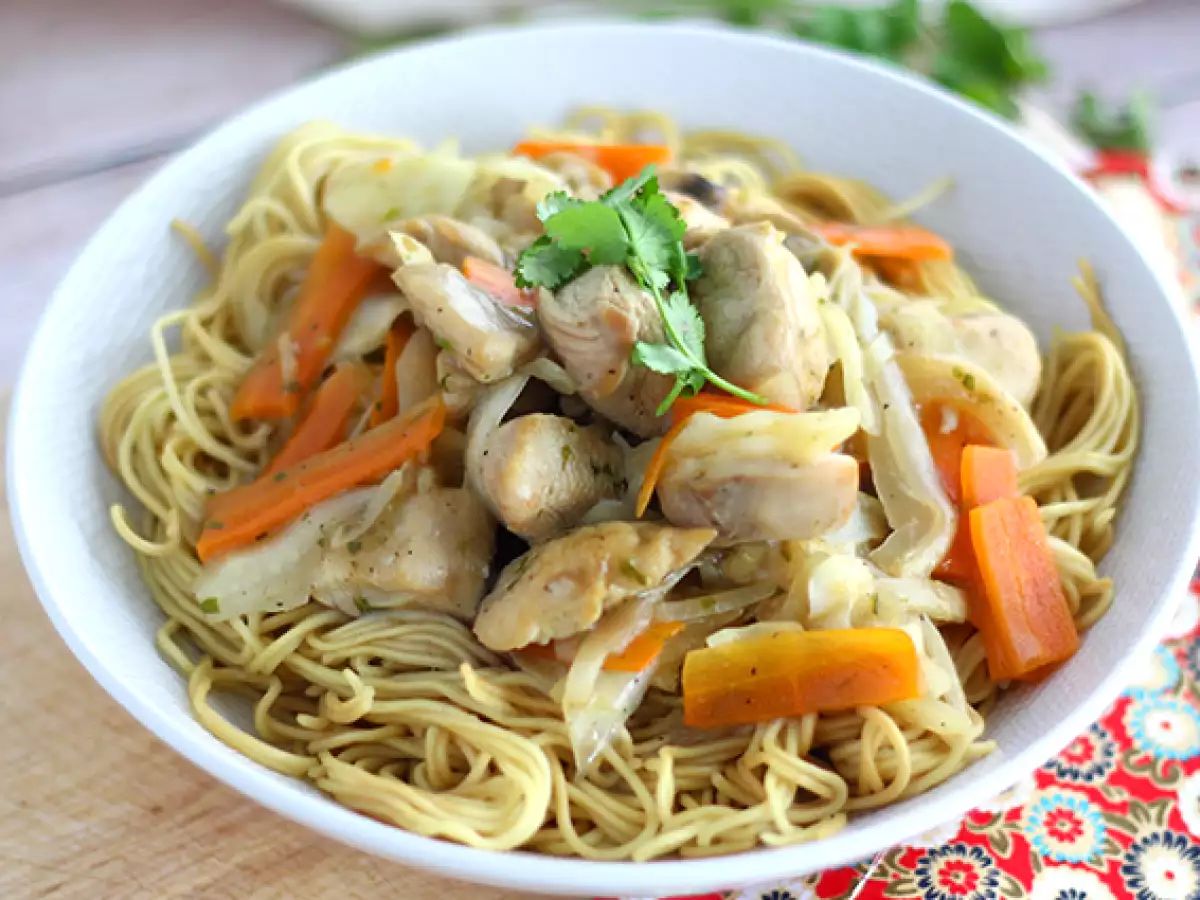 Chow mein (chao men), kínai tészta csirkével és zöldségekkel - fotó 4