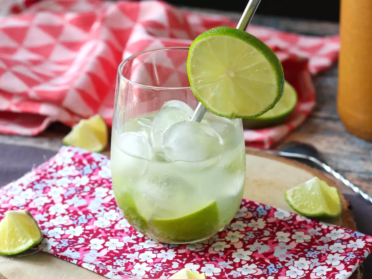 Citromos Caipirinha: a könnyen elkészíthető brazil ital koktélkeverő nélkül - fotó 2