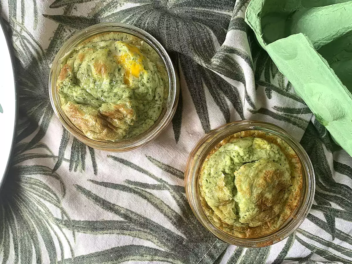 Cocotte tojás pestóval