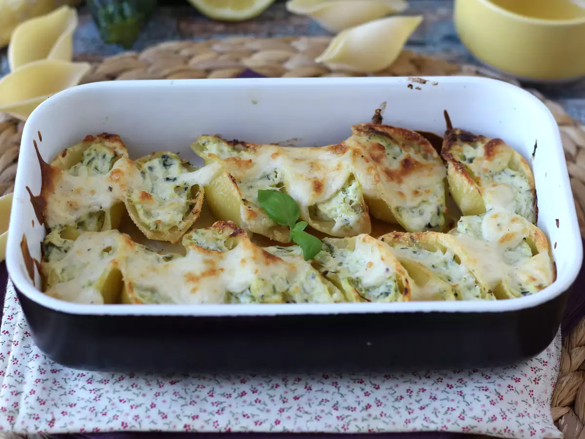 Conchiglioni töltött ricotta, cukkini és citrom: krémes és au gratin a sütőben - fotó 6