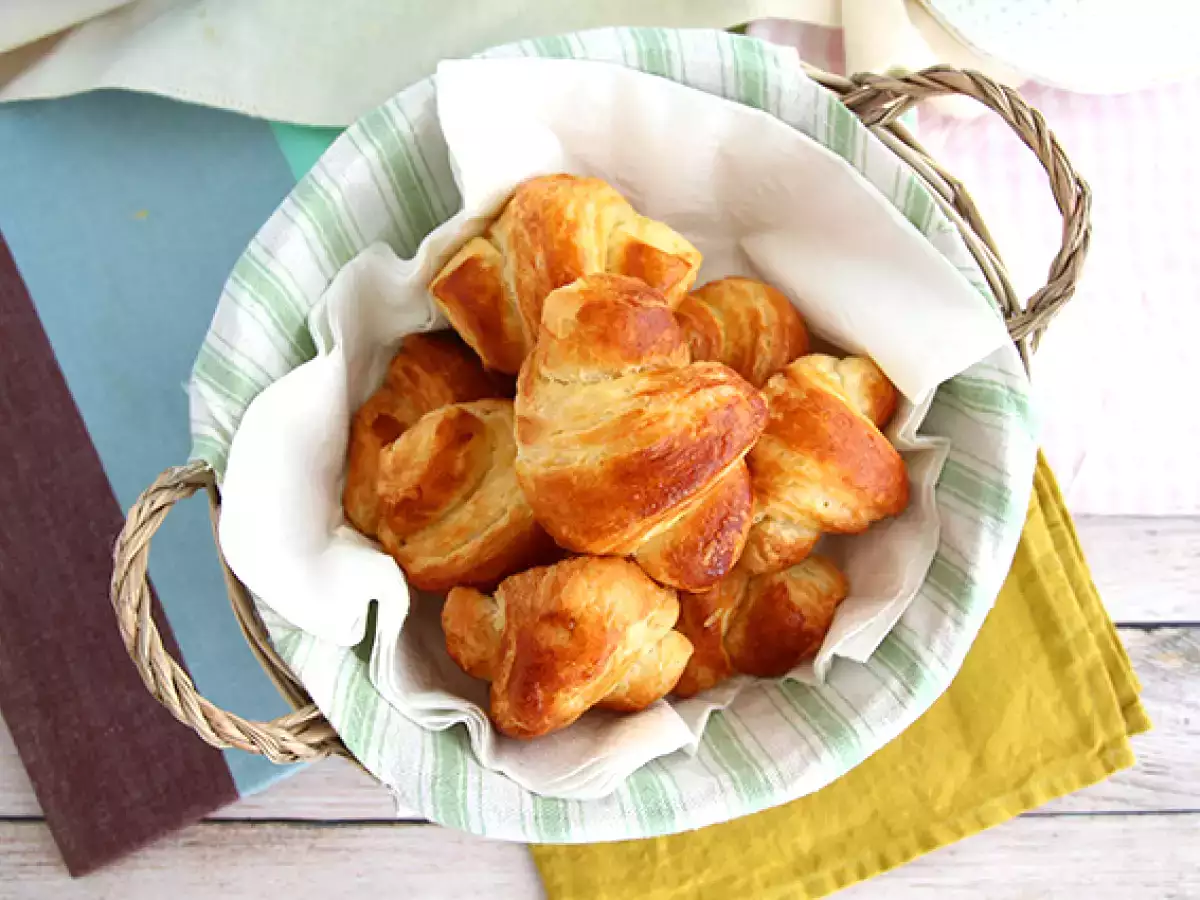Croissantok lépésről lépésre - fotó 3