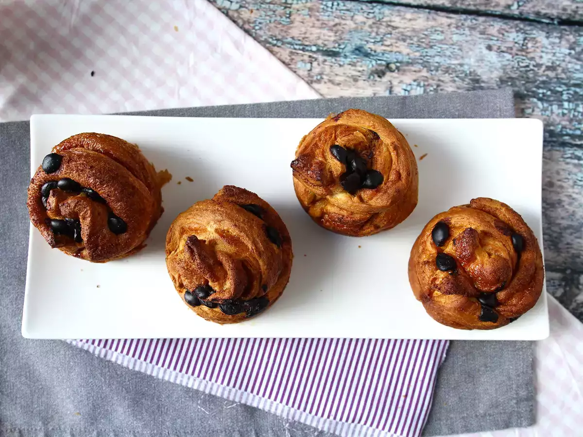Cruffins, a croissant és a muffin kombinációja, pudinggal és csokoládéval. - fotó 5