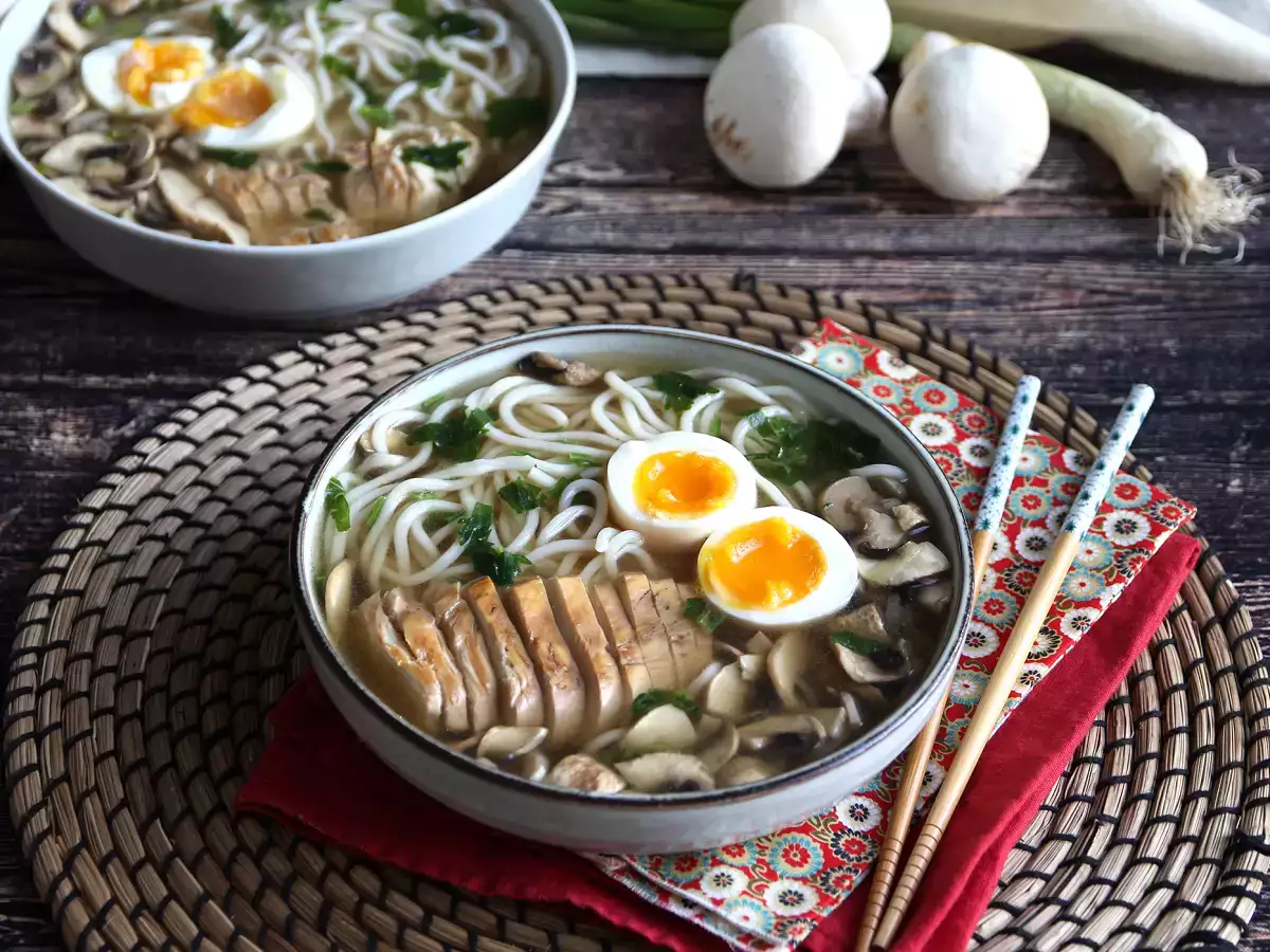 Csirke ramen: ennek az ikonikus ázsiai ételnek az egyszerű változata! - fotó 4
