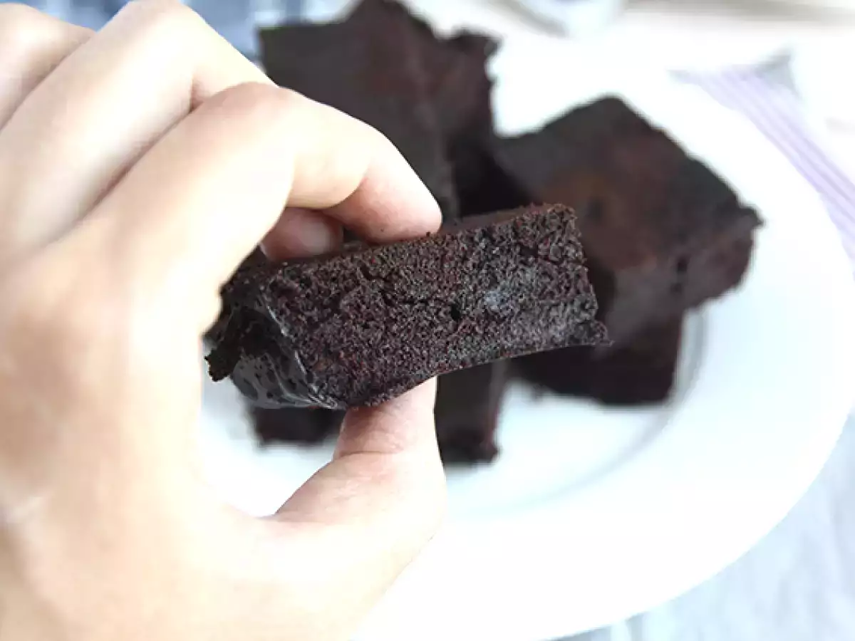 Csokoládé torta tojás nélkül, sütés nélkül, laktóz nélkül, sütő nélkül - fotó 2