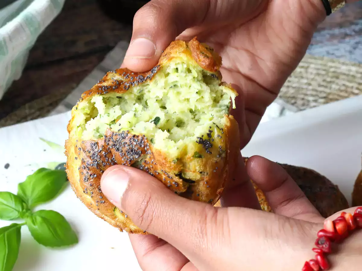 Cukkini muffinok légsütőben: a könnyű és pelyhes recept - fotó 2