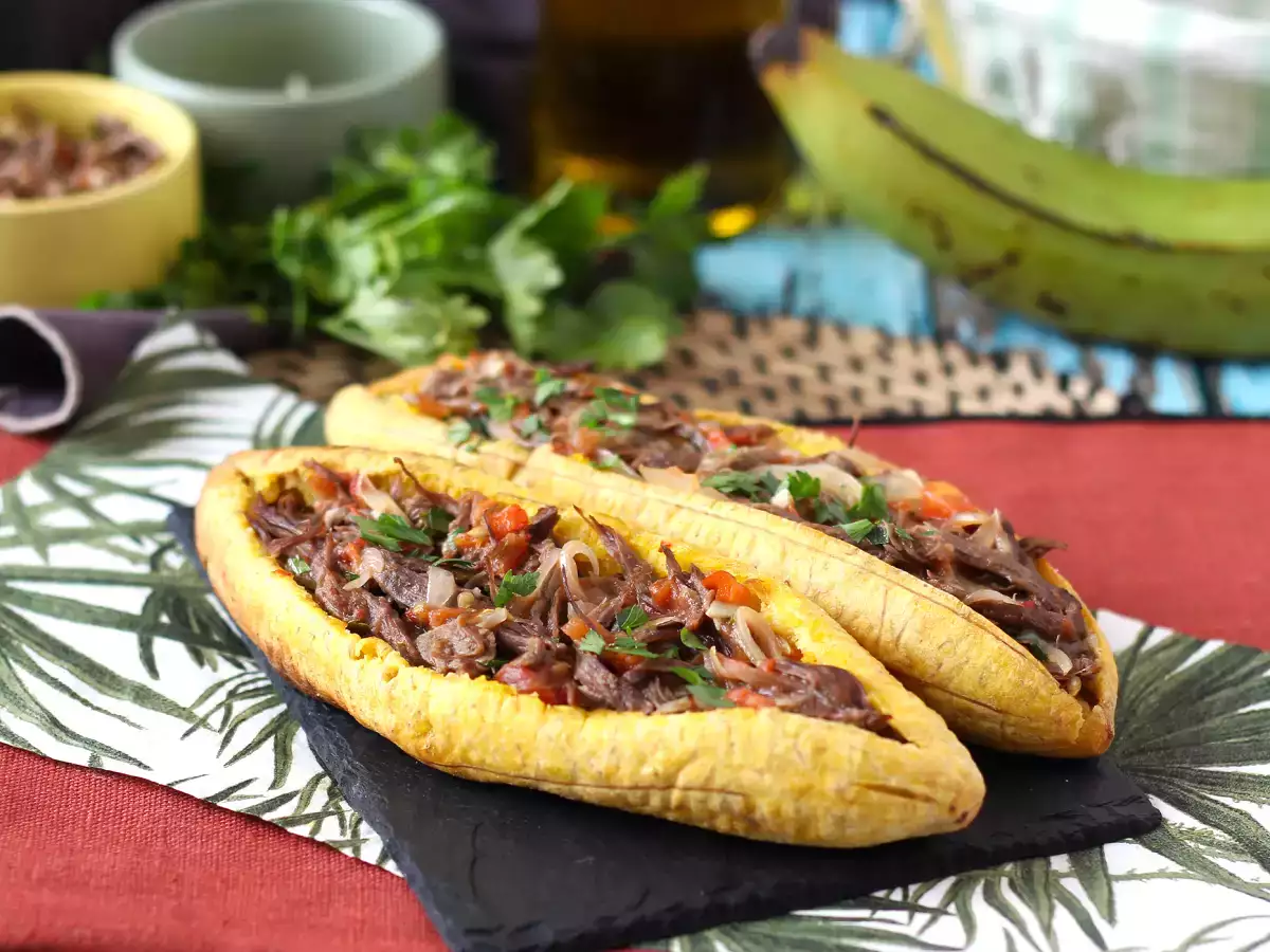 Darált hússal és reszelt sajttal töltött plantains - fotó 3