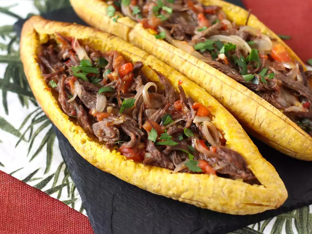 Darált hússal és reszelt sajttal töltött plantains - fotó 4