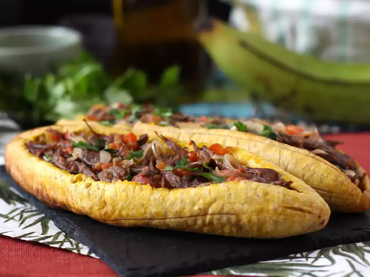 Darált hússal és reszelt sajttal töltött plantains - fotó 5