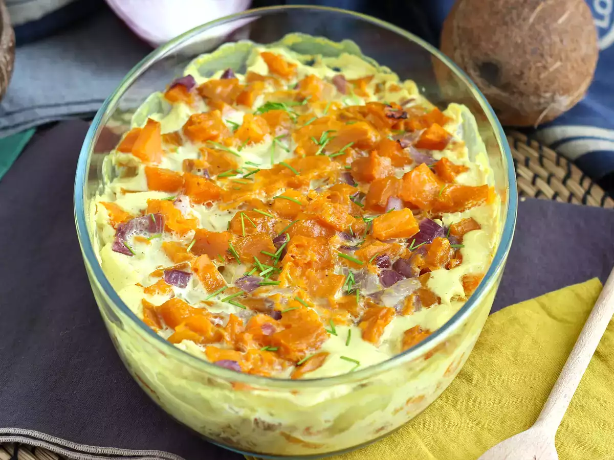Édesburgonya gratin kókusztejjel és curryvel ízesítve - fotó 2