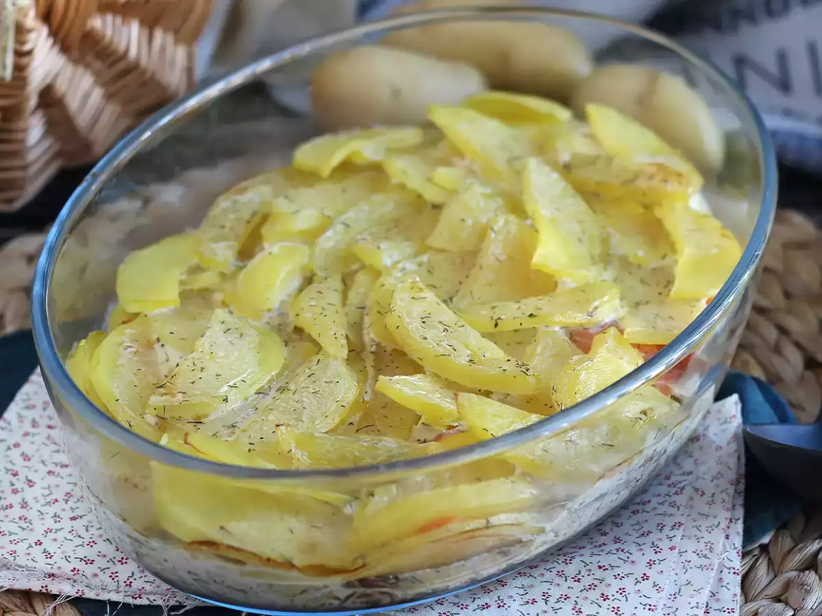 Egyszerű burgonyás és füstölt lazacos gratin!