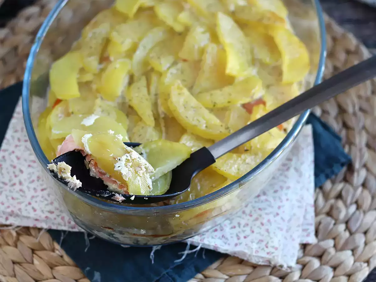 Egyszerű burgonyás és füstölt lazacos gratin! - fotó 3