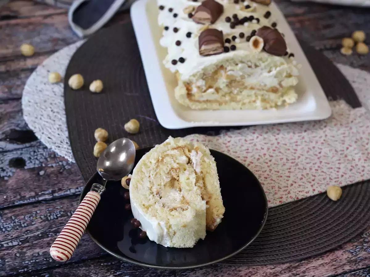Egyszerű Kinder Bueno-ízű tekercs, tökéletes születésnapi tortának vagy karácsonyi farönknek! - fotó 5