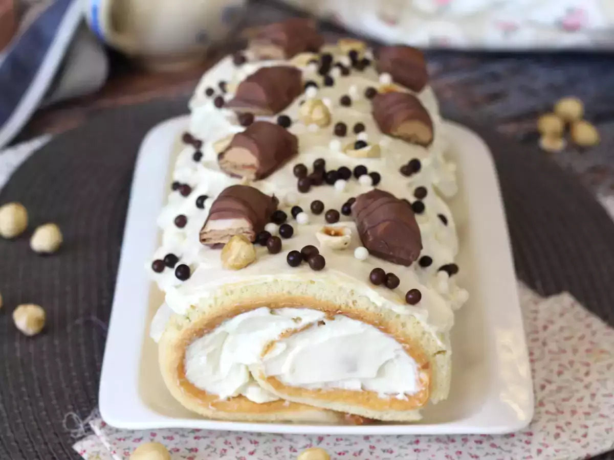 Egyszerű Kinder Bueno-ízű tekercs, tökéletes születésnapi tortának vagy karácsonyi farönknek! - fotó 6