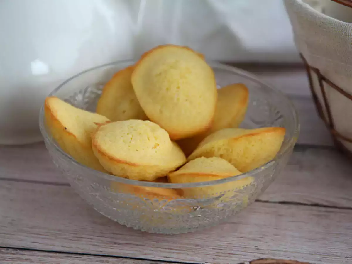 Egyszerű recept a sima, bolyhos madeleine-hez - fotó 3