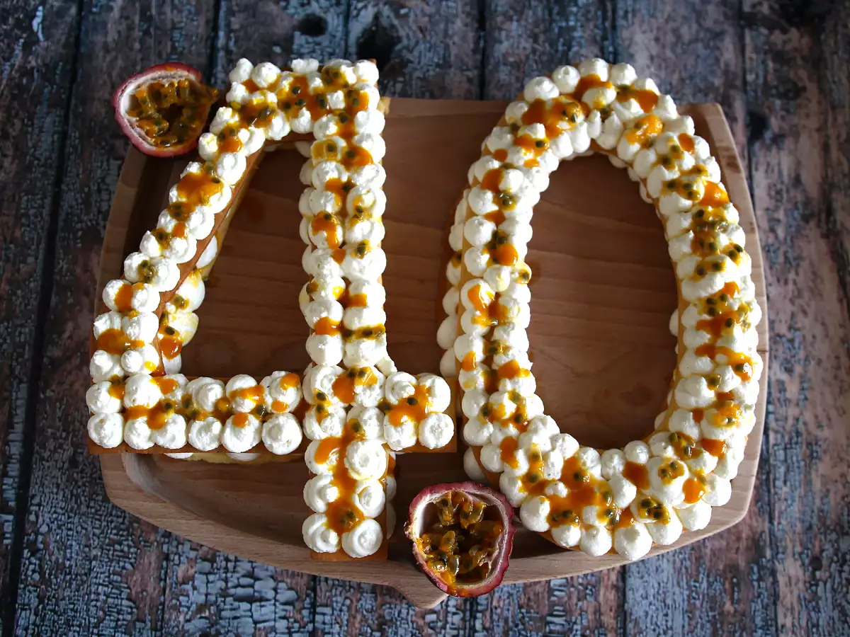 Egzotikus szám torta mangóval és maracujával