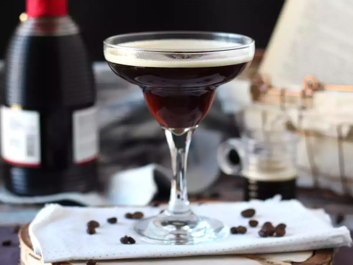 Espresso Martini, a tökéletes koktél a kávé szerelmeseinek - fotó 4