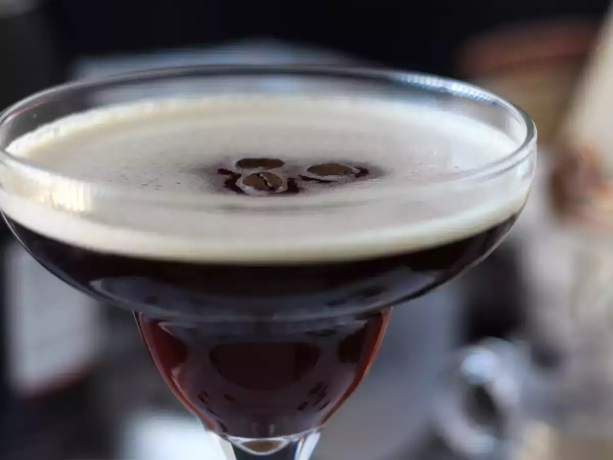Espresso Martini, a tökéletes koktél a kávé szerelmeseinek - fotó 5