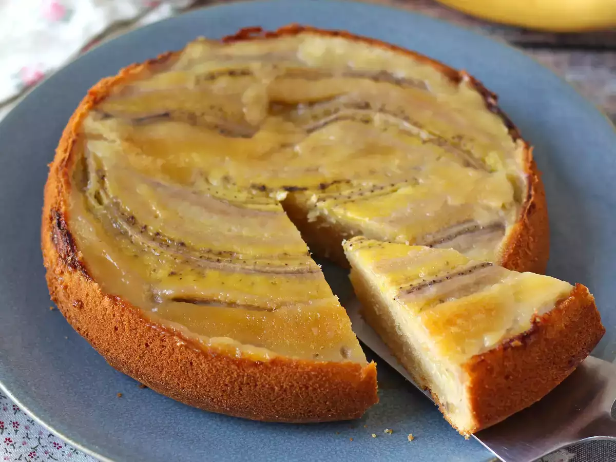 Extra fondantos fejjel lefelé fordított banántorta - fotó 2