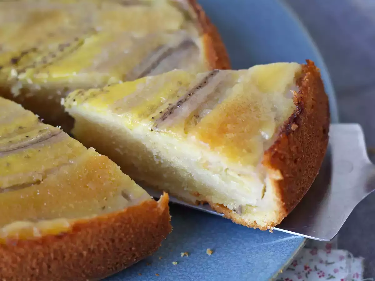 Extra fondantos fejjel lefelé fordított banántorta - fotó 8