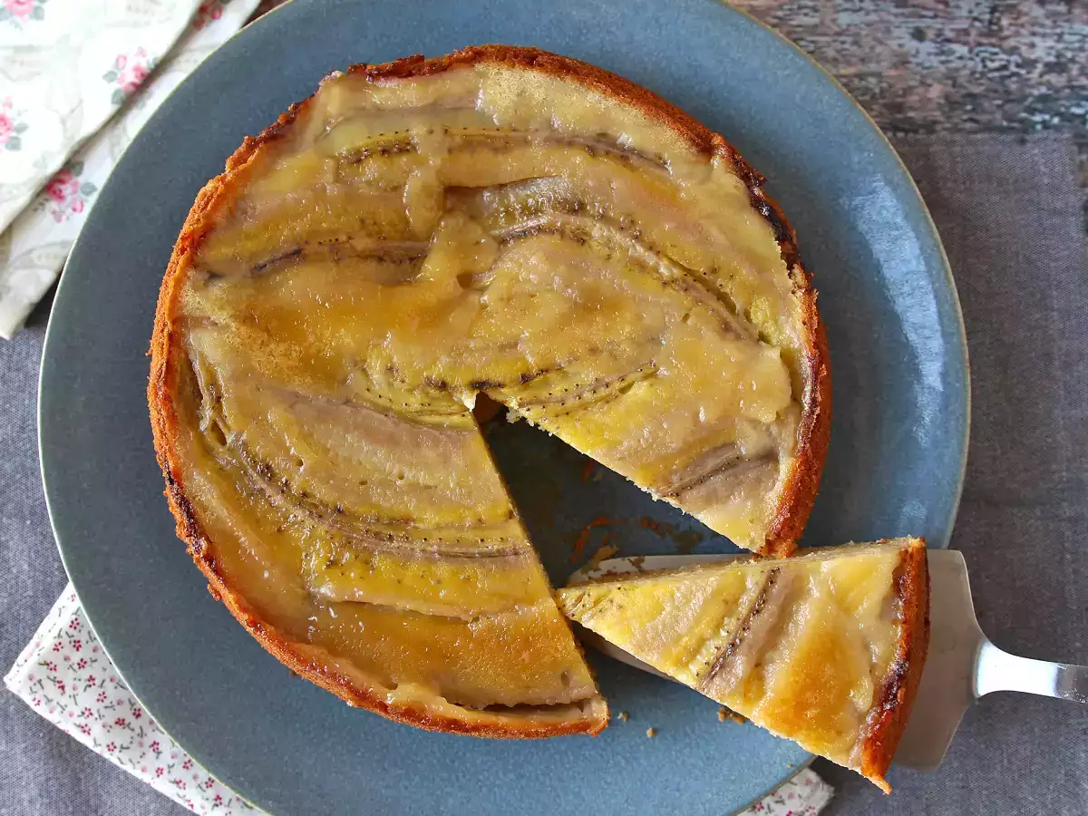 Extra fondantos fejjel lefelé fordított banántorta - fotó 9