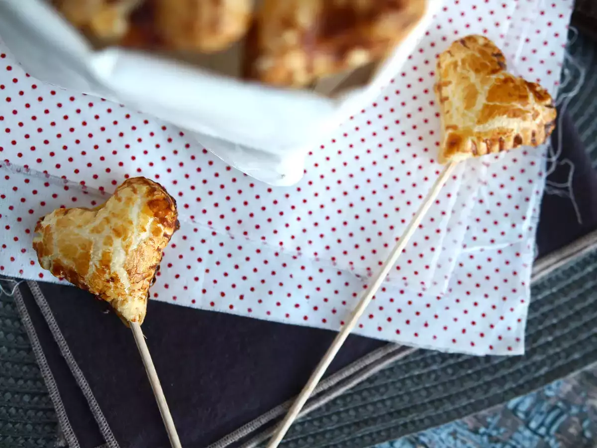 Extra ropogós leveles tészta szívek málnás és csokoládés pite popsokkal - fotó 4