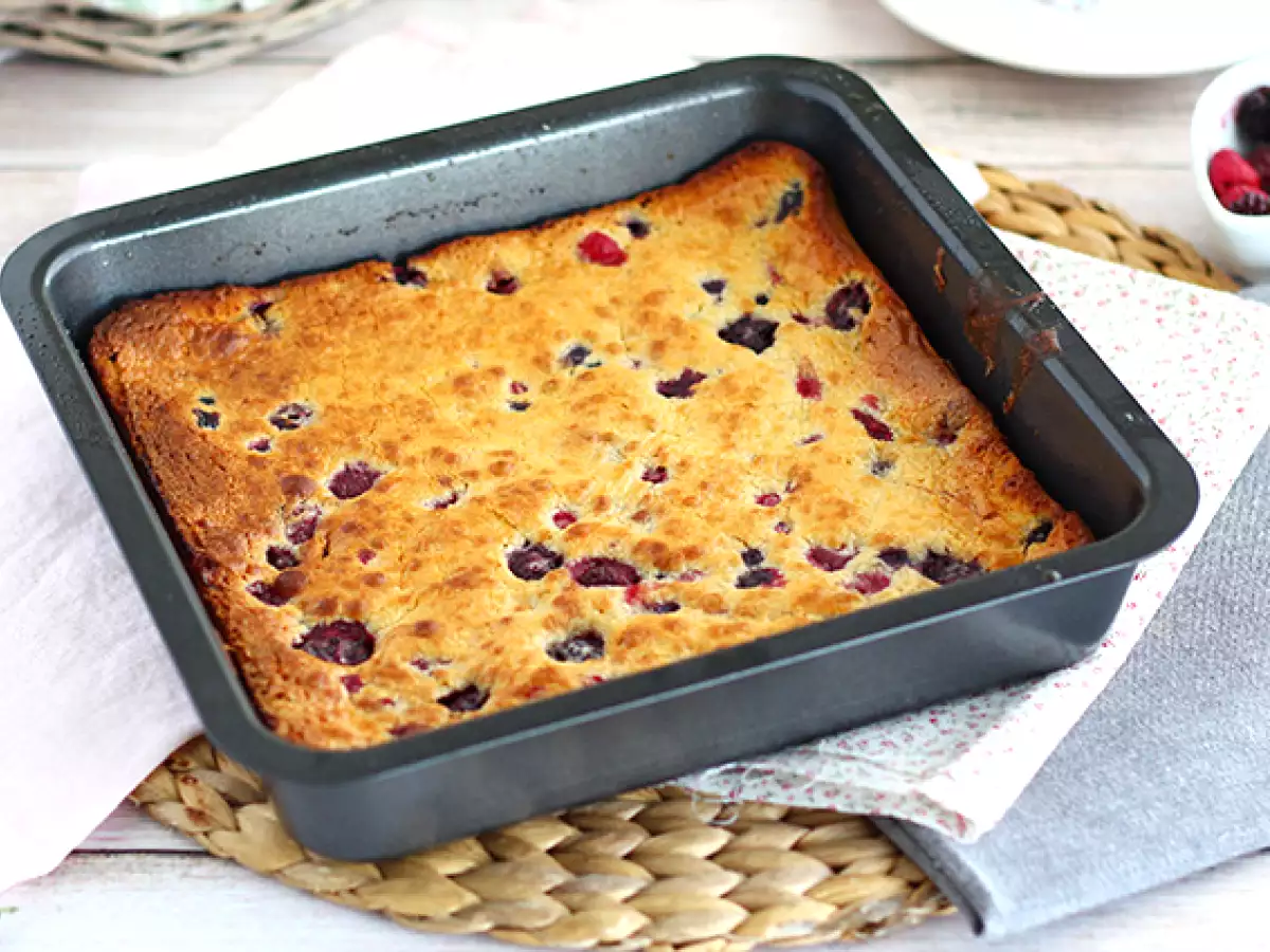 Fehér csokoládé és piros gyümölcsös brownie (Blondie) - fotó 3