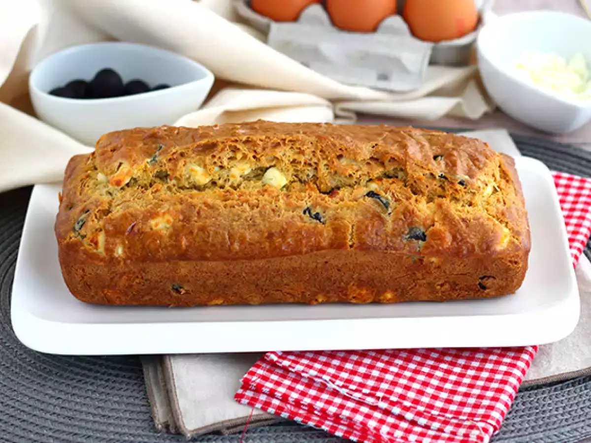 Fekete olajbogyó és feta torta - fotó 2
