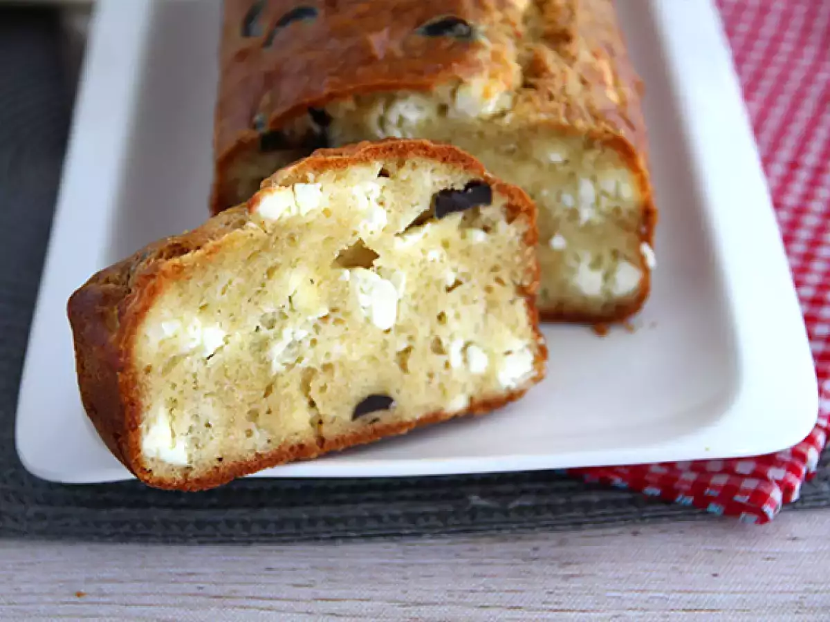 Fekete olajbogyó és feta torta - fotó 3