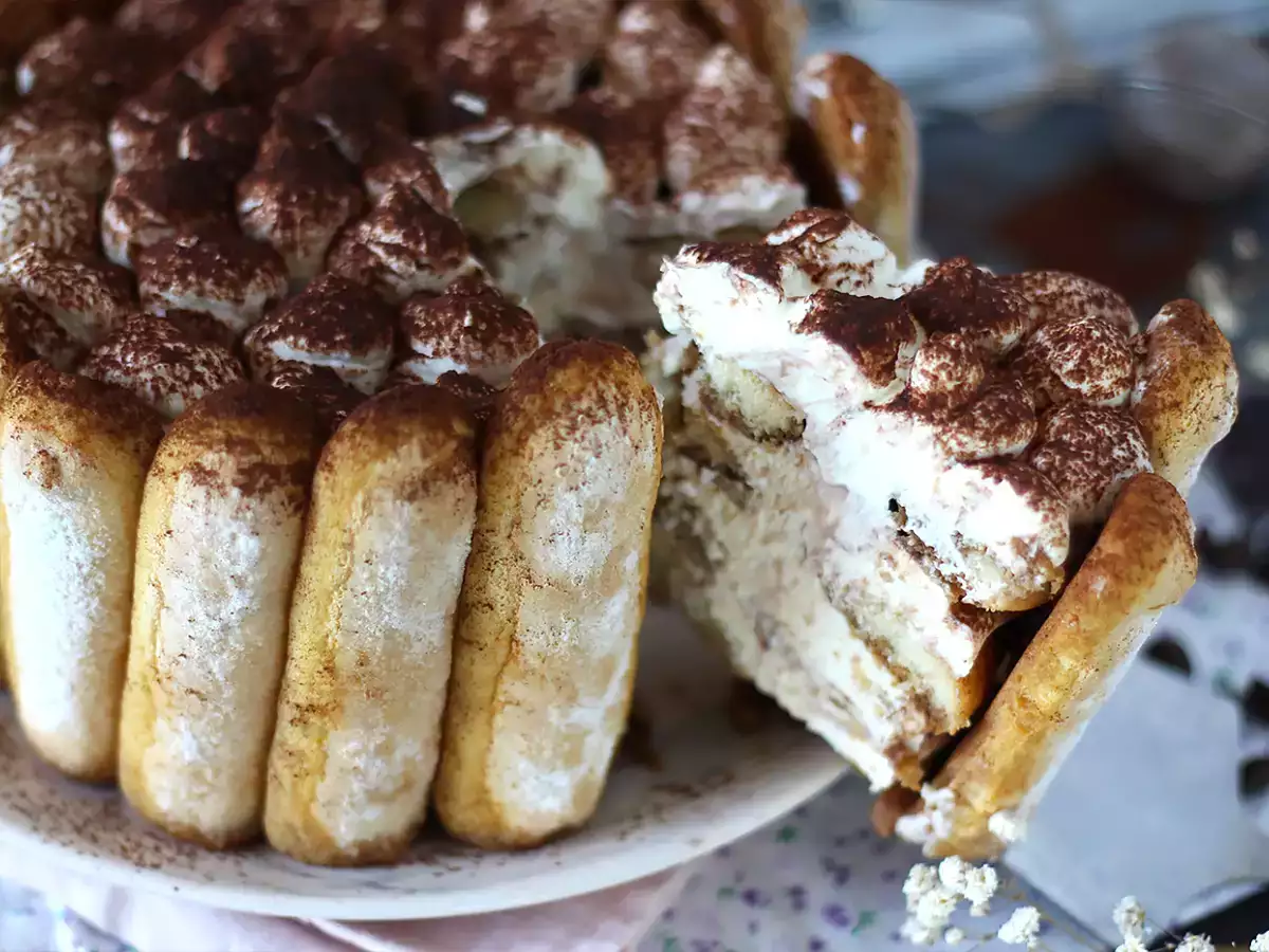 Finom tiramisu-stílusú charlotte tojás nélkül - fotó 4