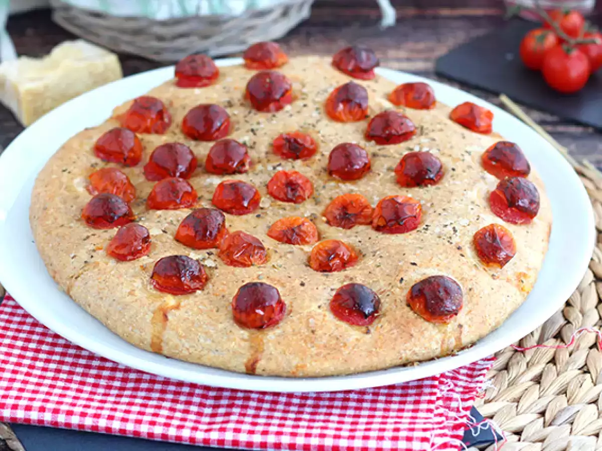 Focaccia cseresznyeparadicsommal