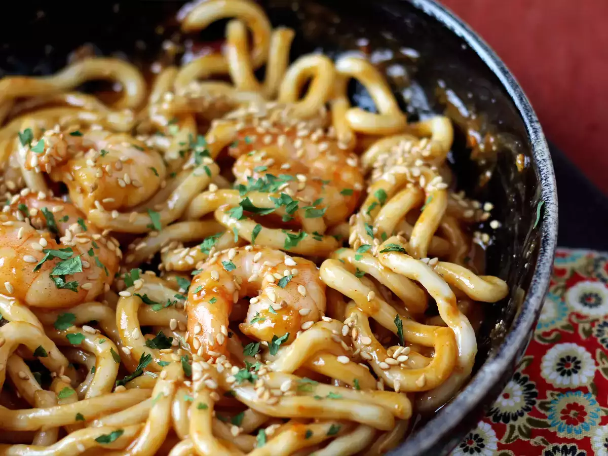Garnélarákos udon tészta fűszeres mogyorószósszal - fotó 3