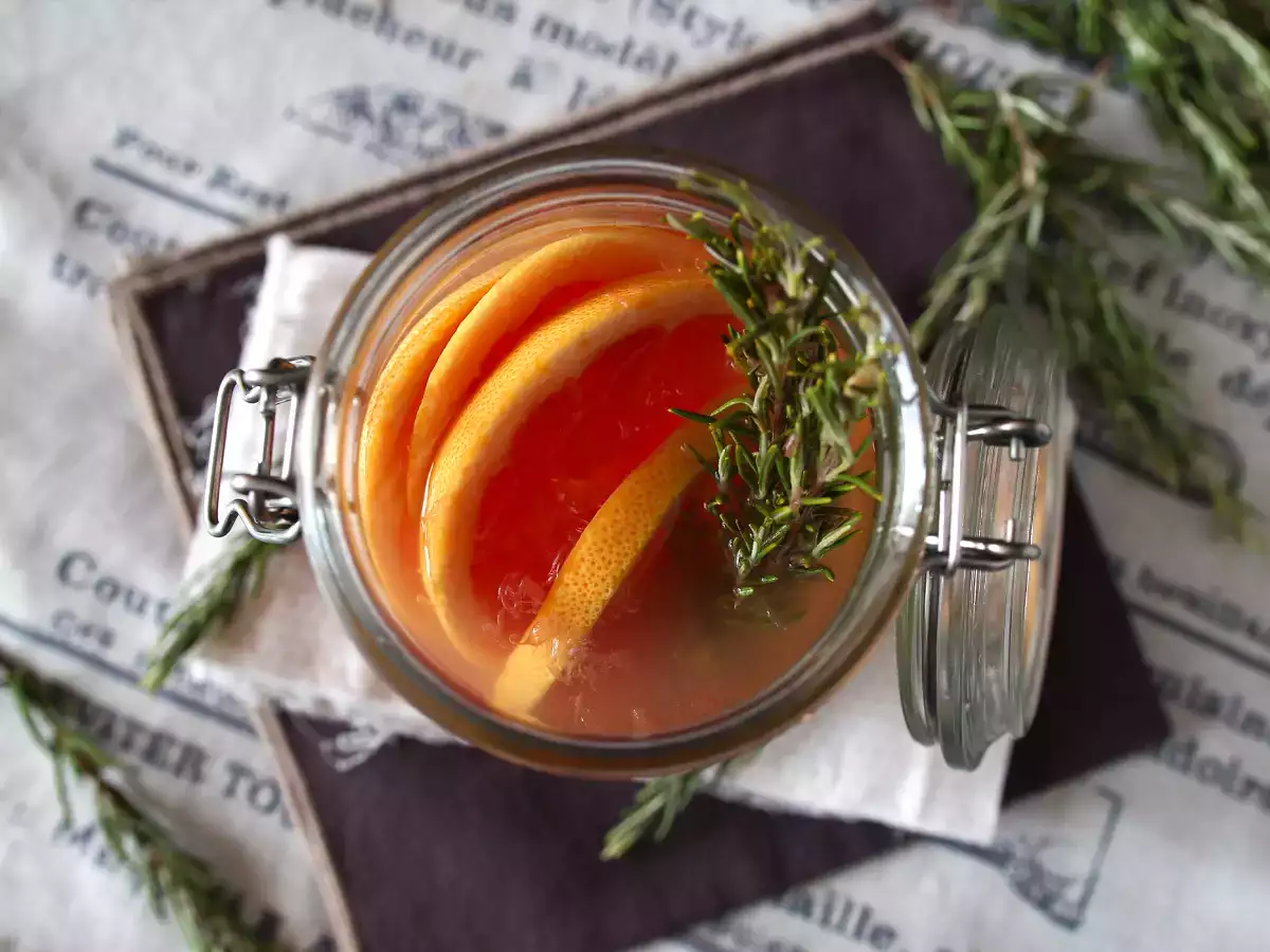 Grapefruit és rozmaring ízű víz: a méregtelenítő ital hozzáadott cukor nélkül - fotó 3