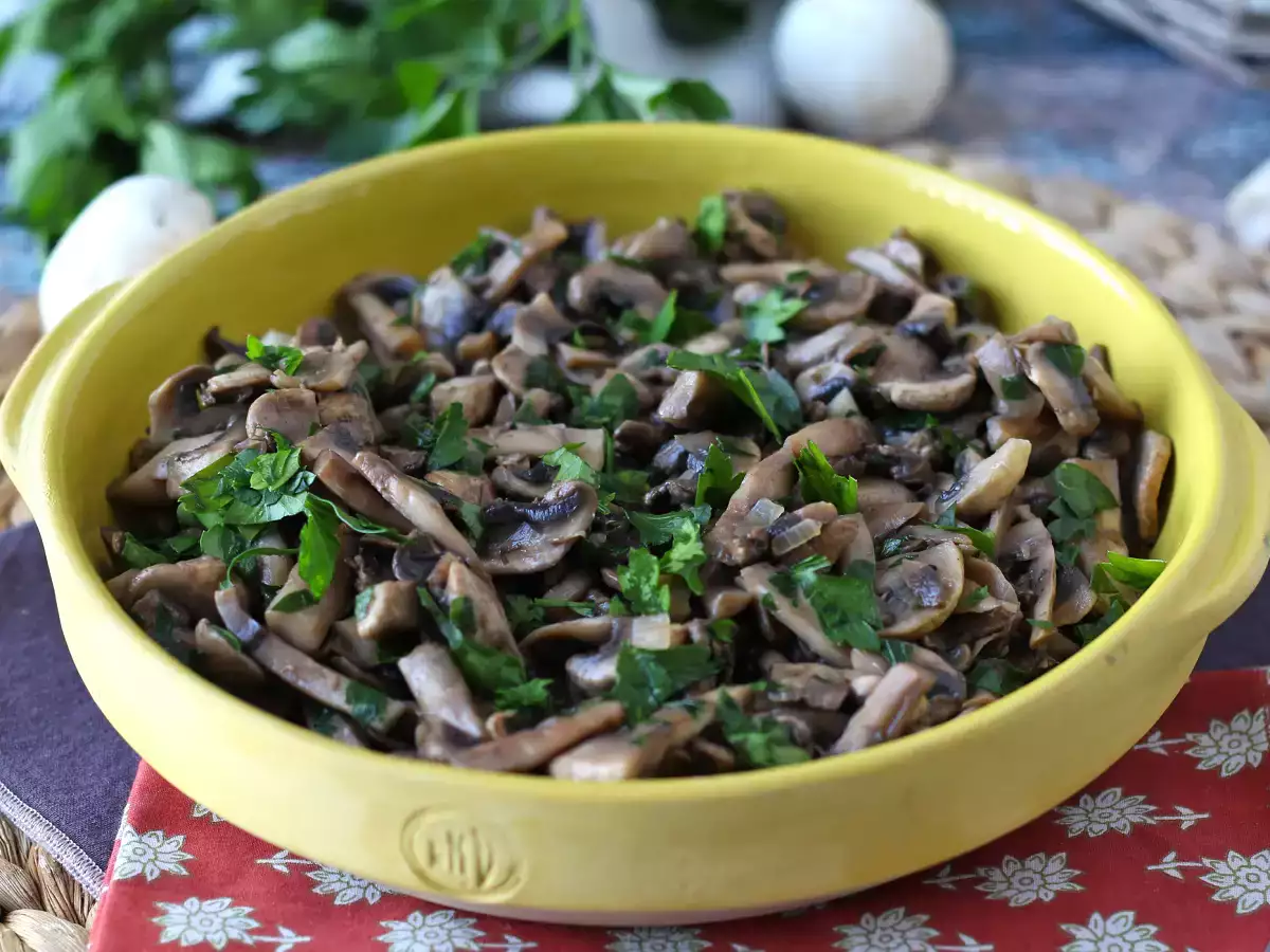 Gyors és egyszerű recept a serpenyőben sült gombához - fotó 3