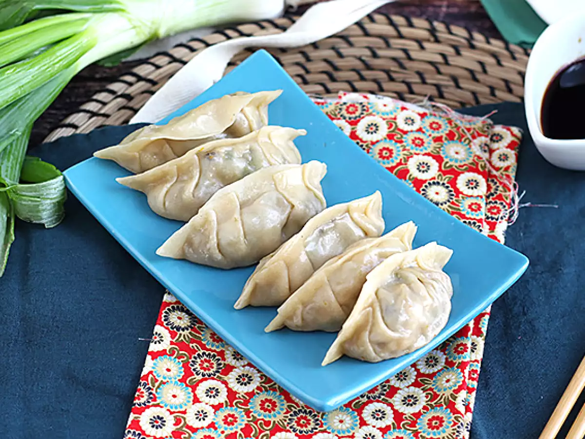 Gyozas csirkével, sárgarépával és gombával - fotó 2