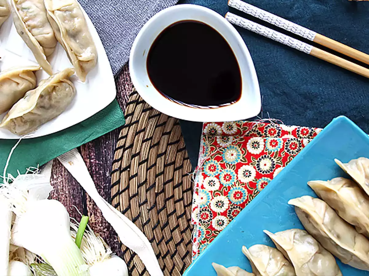 Gyozas csirkével, sárgarépával és gombával - fotó 3