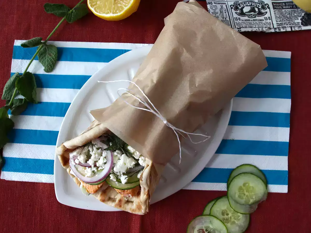 Gyros lazaccal, a tökéletes görög halas szendvics nyárra! - fotó 3