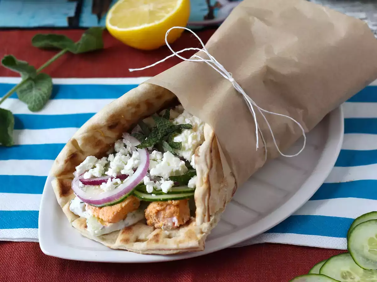 Gyros lazaccal, a tökéletes görög halas szendvics nyárra! - fotó 5