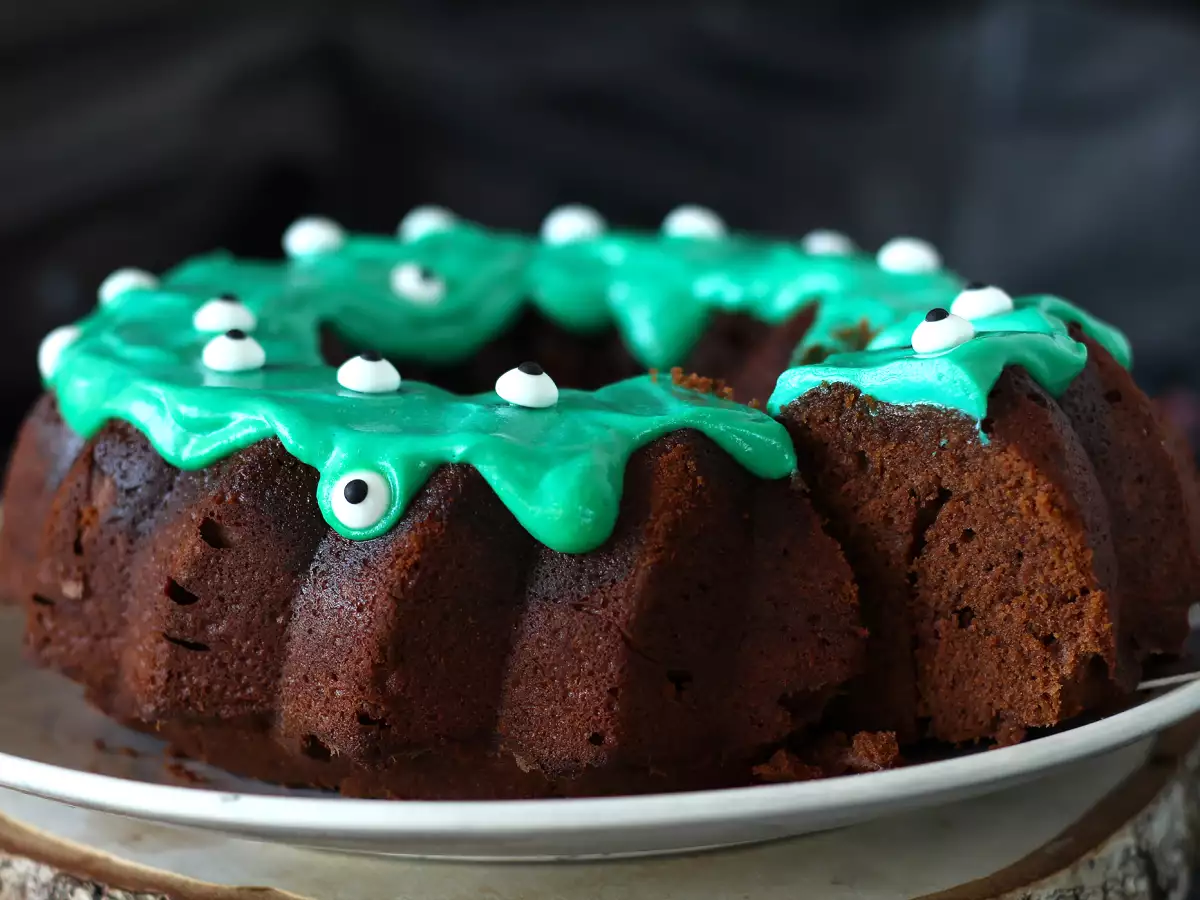 Halloween Bundt torta, az ínycsiklandó csokoládé Bundt torta - fotó 3