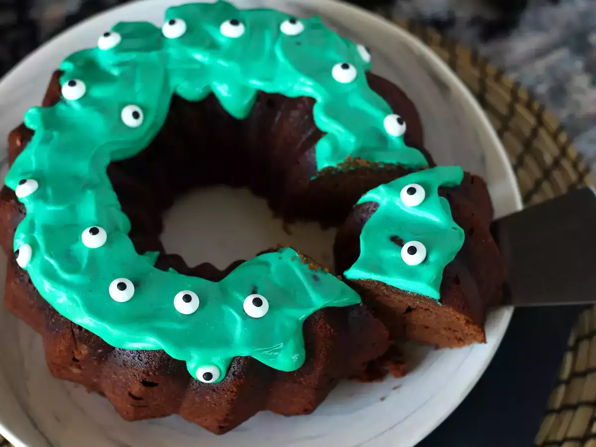 Halloween Bundt torta, az ínycsiklandó csokoládé Bundt torta - fotó 5