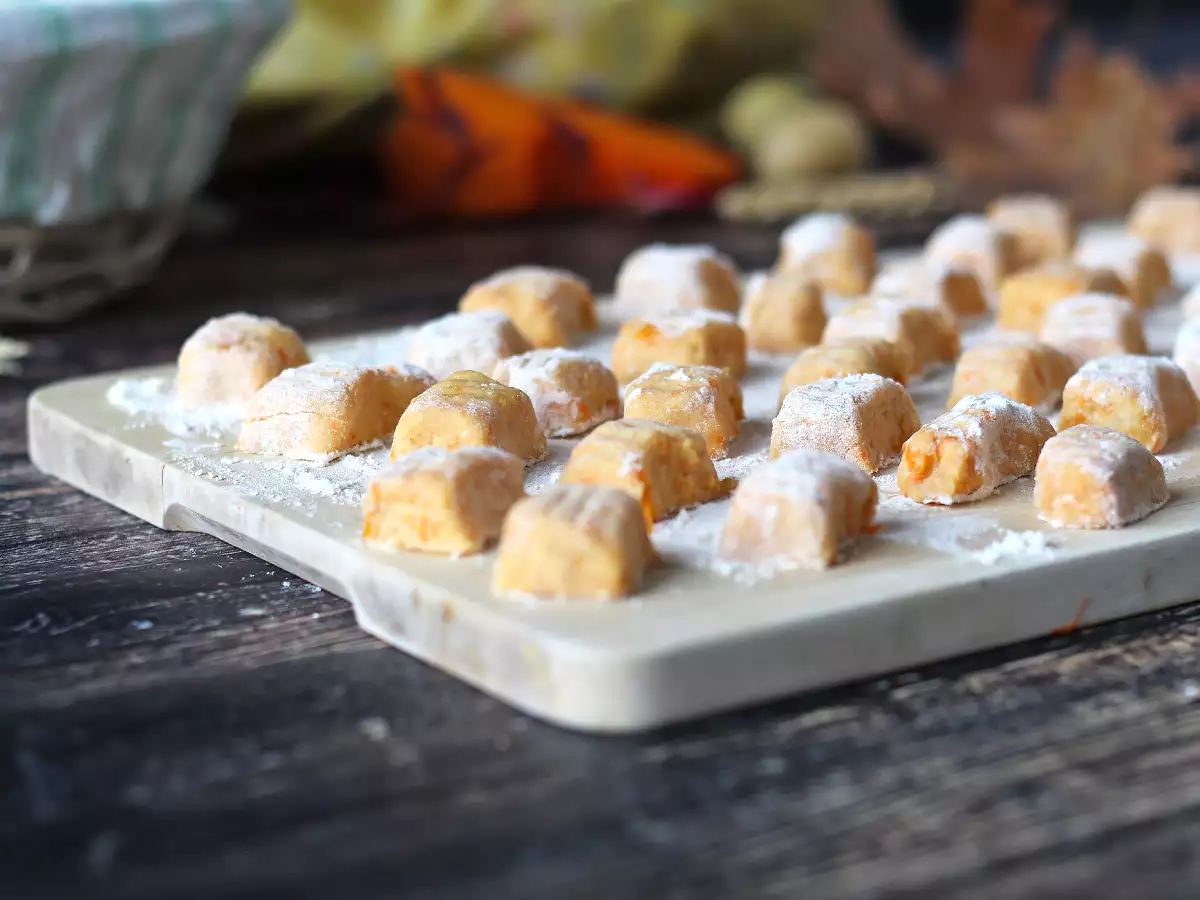 Házi sütőtökös gnocchi: puha, finom és tökéletes az őszhöz! - fotó 2