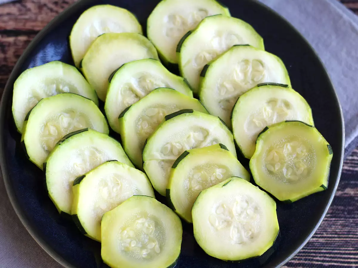 Hogyan kell a cukkinit párolni? - fotó 2