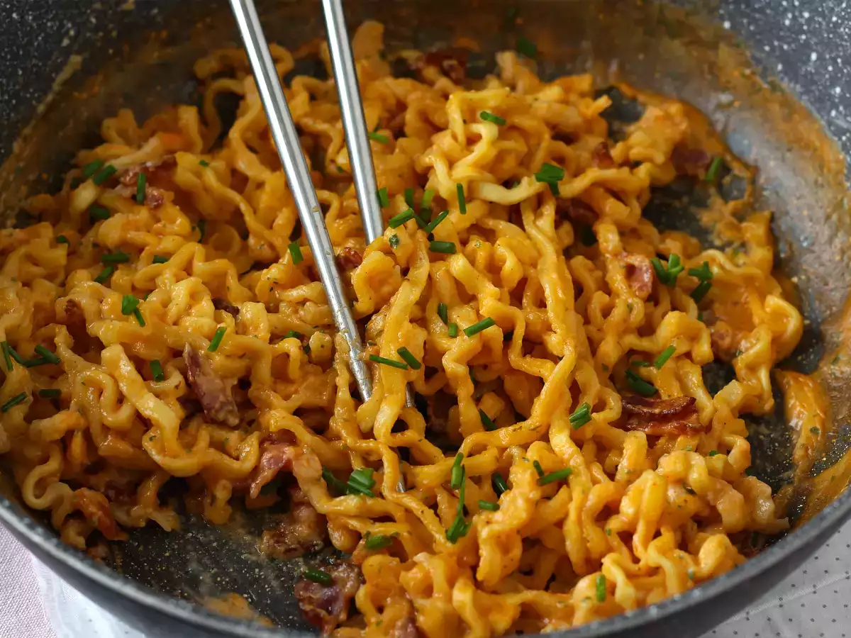 Hogyan kell főzni Buldak tészta carbonara ízű? A legjobb recept! - fotó 2