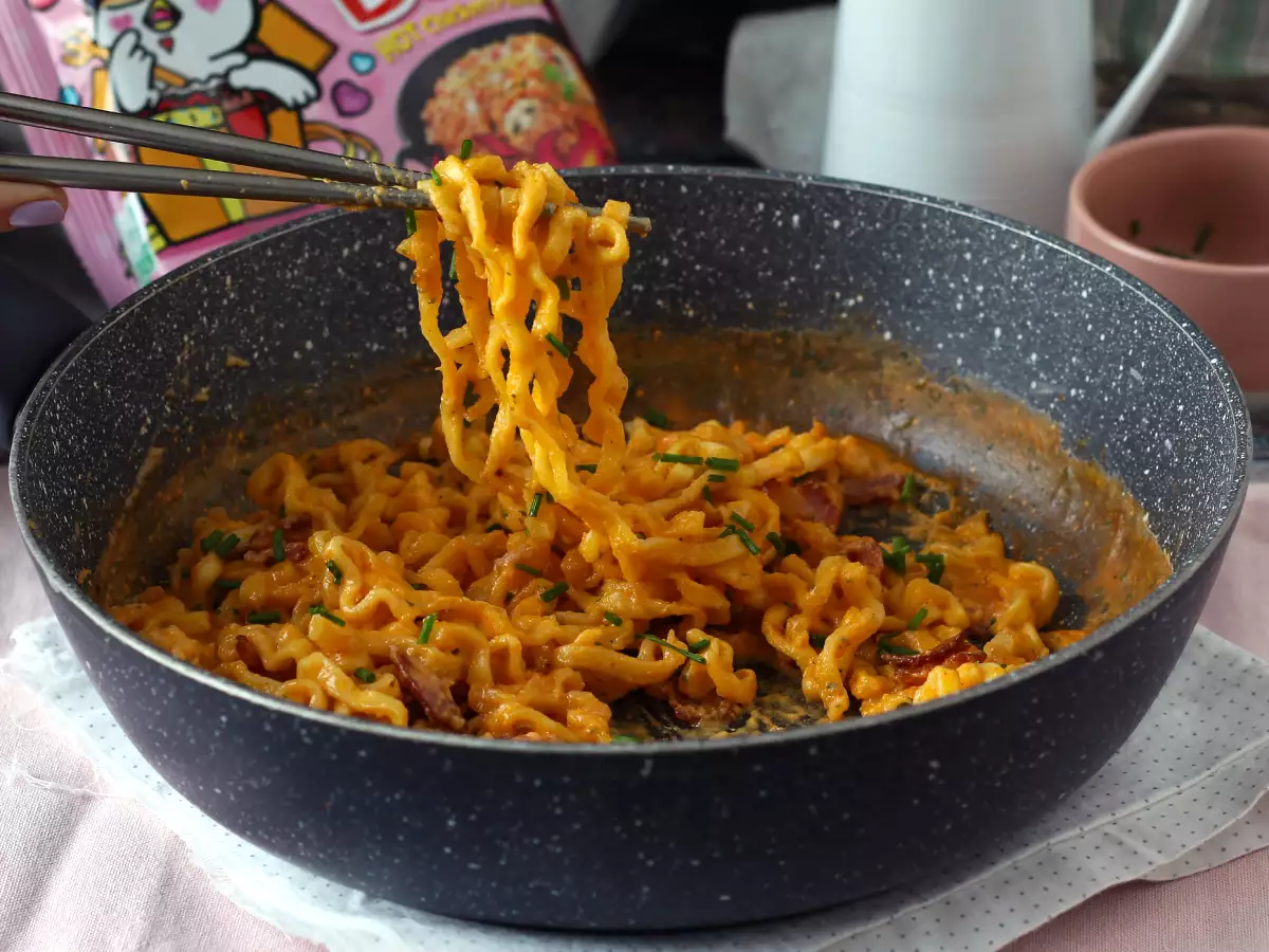 Hogyan kell főzni Buldak tészta carbonara ízű? A legjobb recept! - fotó 3